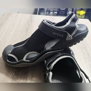 Mens Crocs Swiftwater mesh deck sandals black/velcro size 12
